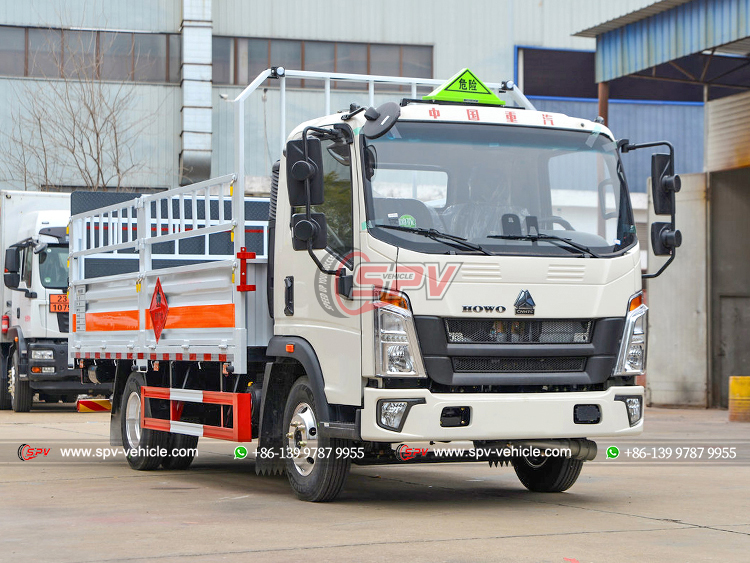 HOWO 4x2 Gas Cylinder Transport Truck - Front Right Side